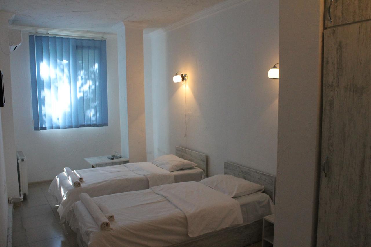 Hotel Lim Batumi Exteriör bild
