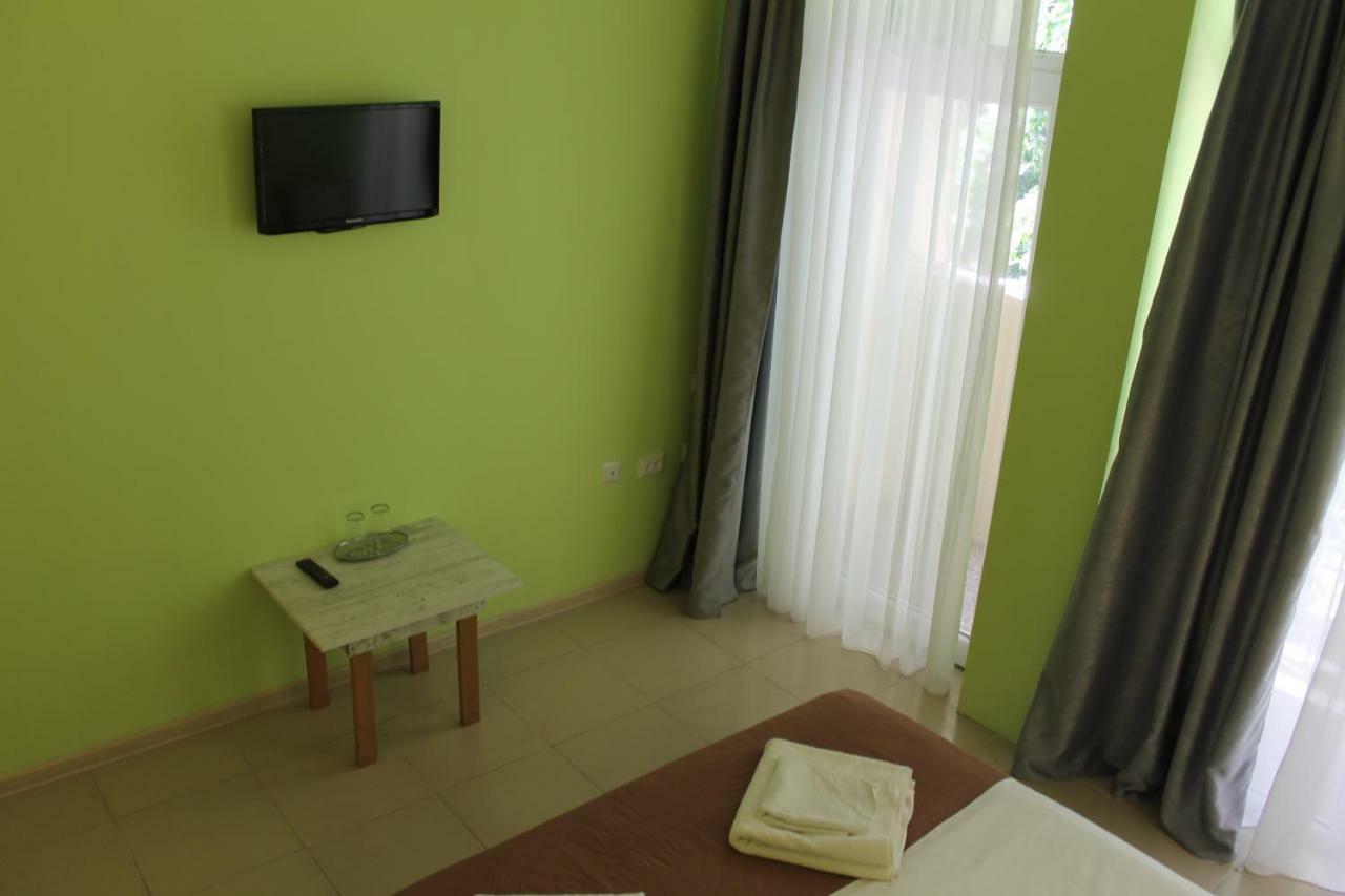 Hotel Lim Batumi Exteriör bild